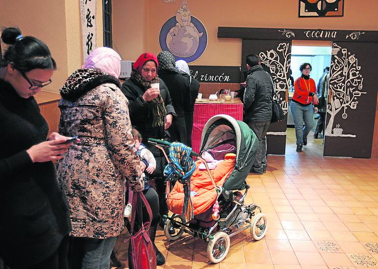 La crisis y el paro provocan la marcha de 5.290 extranjeros en el último lustro
