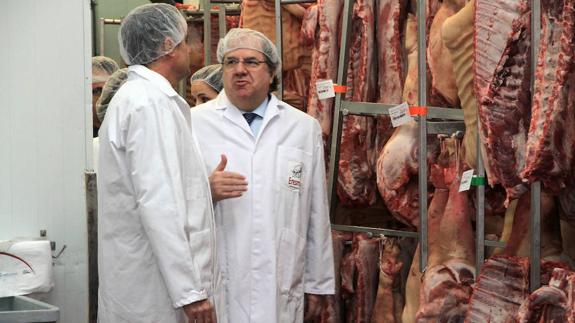 Herrera anima a la industria agroalimentaria a «perder el miedo» a las exportaciones