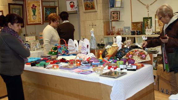 El Arciprestazgo de Cuéllar prepara un nuevo rastrillo para ayudar a Manos Unidas