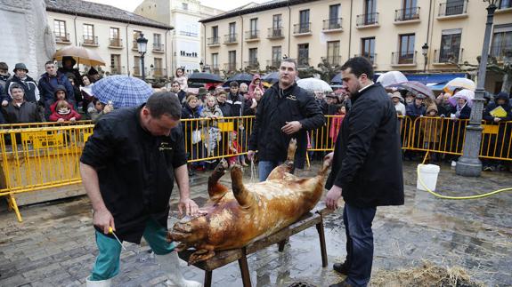 Palencia, al olor del chichurro y la paja quemada