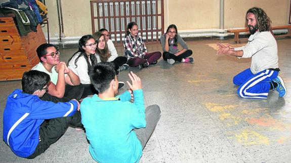 La lucha escénica llega con el maestro Kike Inchausti