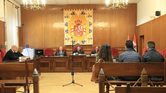 Los dos marroquíes que agredieron a otro por unos cafés no podrán pisar España en cinco años