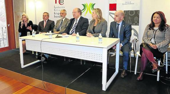 La Usal sella una alianza con Río de Janeiro para la defensa de los derechos humanos