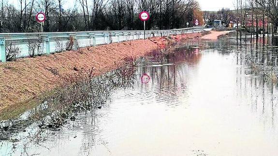 El caudal del Eresma alcanza en Coca y Bernardos el nivel de alarma