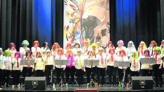 La murga de Amanecer llena el teatro con sus coplas