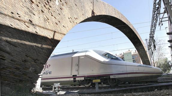 Renfe sube un 1% el precio del billete del AVE desde hoy