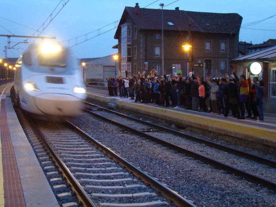 El ministro de Fomento analiza el futuro corredor ferroviario Palencia-Cantabria