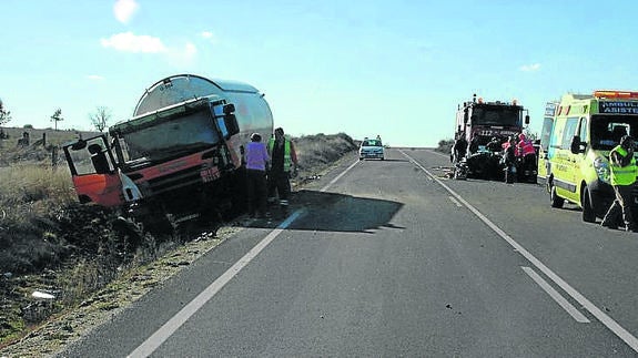 Fallece el hombre de 71 años accidentado en Peralejos tras una colisión con un camión