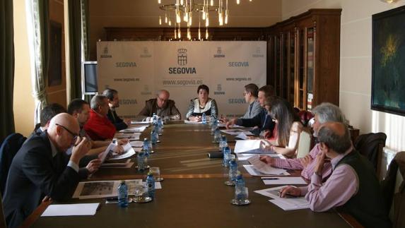 Segovia y el alfoz se alían a favor de la conexión directa de la SG-20 y la estación del Ave