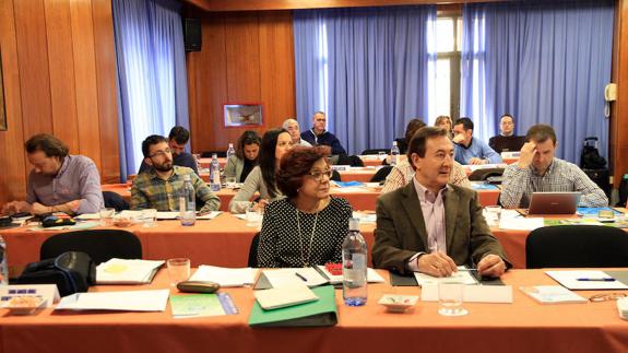 Los profesores piden oposiciones «cada año y con ofertas generosas de plazas»