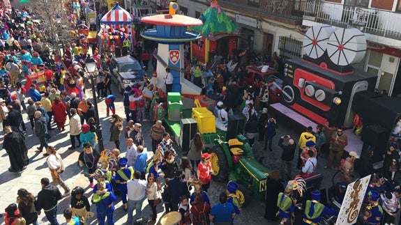 Las 11 comparsas y 18 carrozas confirman el éxito del Carnaval de Cebreros