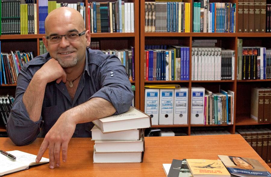 «No es sano que este país esté lleno de tumbas sin nombre»