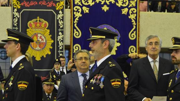 El ministro de Interior insta a los nuevos inspectores a ser «líderes, no jefes»