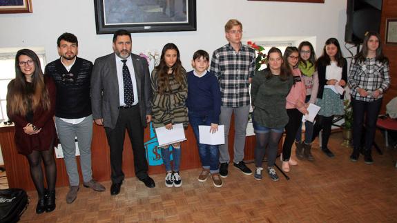 Un grupo de treintañeros de San Lorenzo tomarán las riendas de la Asociación La Parrilla