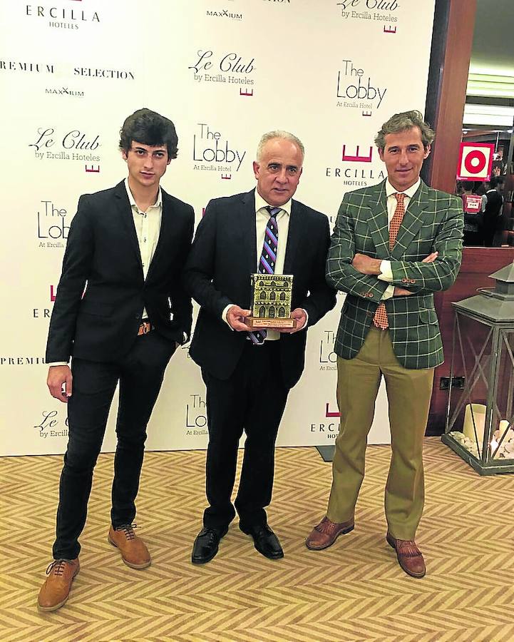 La Escuela de Tauromaquia recibe el Premio Ercilla al fomento de la Fiesta Nacional