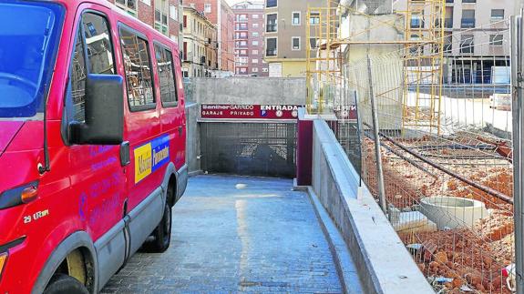 El aparcamiento de Garrido, listo para ser utilizado con año y medio de retraso