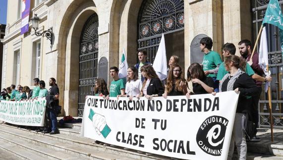 Palencia se moviliza en defensa de la enseñanza pública