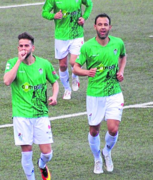 El Guijuelo cumple y gana al Somozas