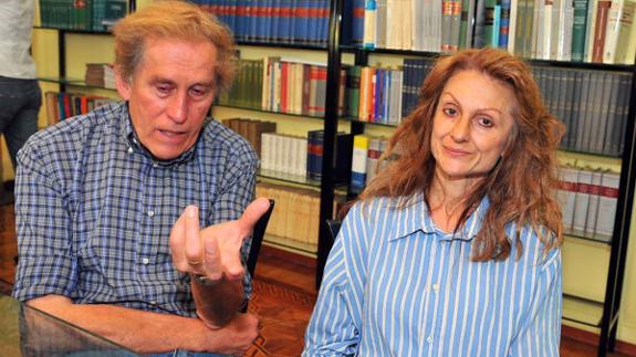 Obligan a unos padres de 56 y 68 años a dar a su hija en adopción por ser «mayores» para cuidarla