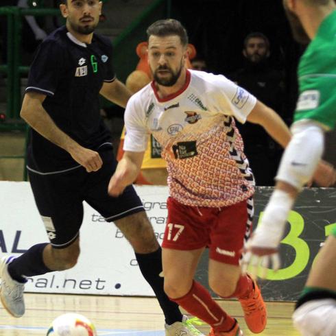 Con la cabeza puesta en el partido frente al Valdepeñas