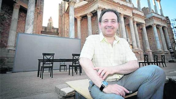 «En estos momentos se subvenciona más el Plan Renove que la cultura»