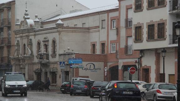 Las comarcas del norte de la provincia de Ávila saludan a los primeros copos de nieve