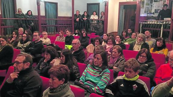 Sequeros se vuelca con el teatro