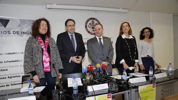 Las escuelas de ingenierías y arquitectura se abren en una feria lúdica en el campus de Palencia