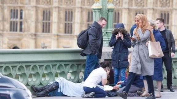 La mujer musulmana, testigo del atentado de Londres, responde a quienes la criticaron