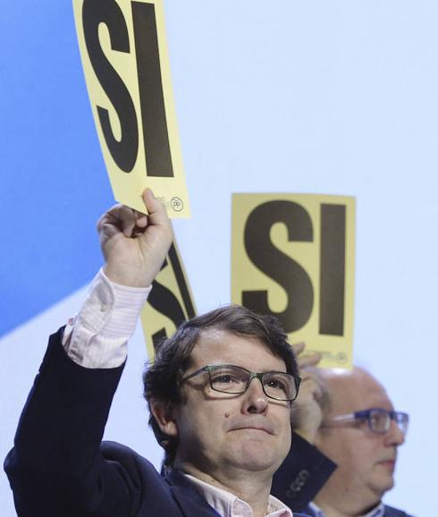 Mañueco ofrece diálogo y cohesión, aunque «sin temor a tomar decisiones»