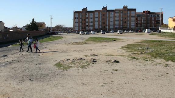 La alcaldesa propone bajar un 60% la tasa de ocupación para atraer a los feriantes