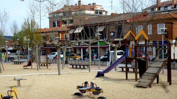 Laguna colocará caucho y renovará los columpios en la plaza de la iglesia