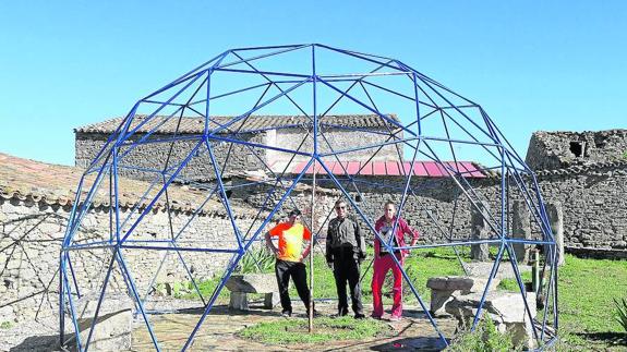 El proyecto ‘Hephaistos 7.0’ concluye con la creación de ‘Domo’ y ‘Los árboles rojos’