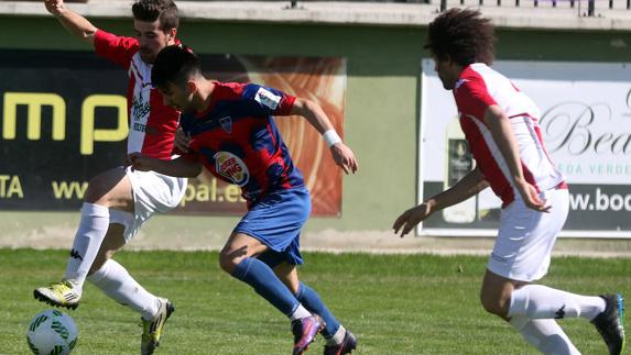 El título, mucho más cerca