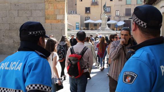 La mitad de los policías locales doblarán turnos para velar por la seguridad desde hoy
