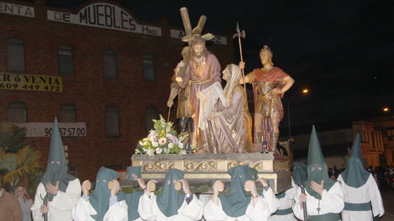 La procesión de los Pasos recorríó en la noche de ayer las calles del Arévalo más moderno