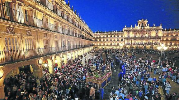 Buenas sensaciones en el Viernes Santo pese a las esperas de las hermandades