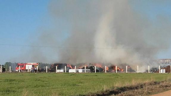 Incendio de paja en Baños de Cerrato