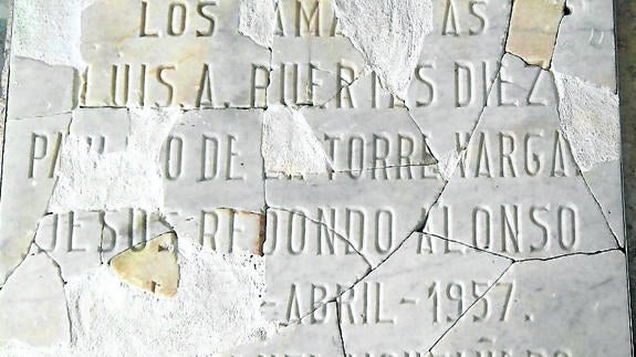 Restaurada la placa de 1957 de los tres montañeros fallecidos en el Curavacas