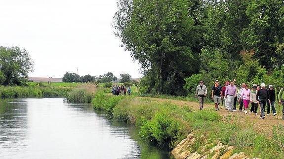 Adeco organiza una jornada de senderismo por el Canal