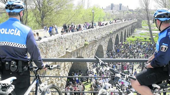 El Ayuntamiento refuerza seguridad, tráfico y limpieza por el Lunes de Aguas