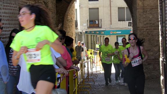 Arévalo se vuelca con cerca de 200 insctritos en la carrera multisolidaria 'Porque Viven' en favor de varias asociaciones de la ciudad