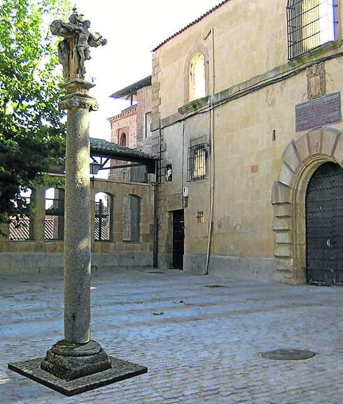 El crucero de San Cebrián original no volverá a la plaza de Carvajal