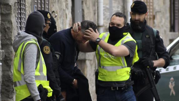 En libertad provisional los dos detenidos en El Espinar por supuestos vínculos con el yihadismo