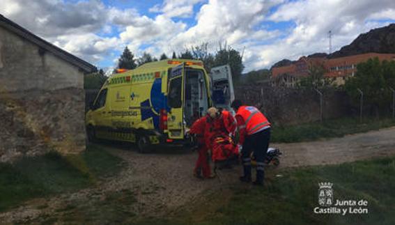 Protección Civil auxilia a una mujer herida en la Cueva del Cobre en el norte de Palencia