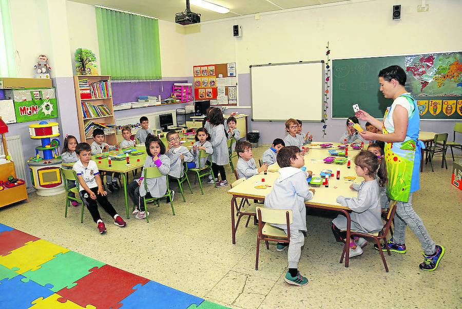 El primer colegio público de Palencia, en plena forma 131 años después de su apertura