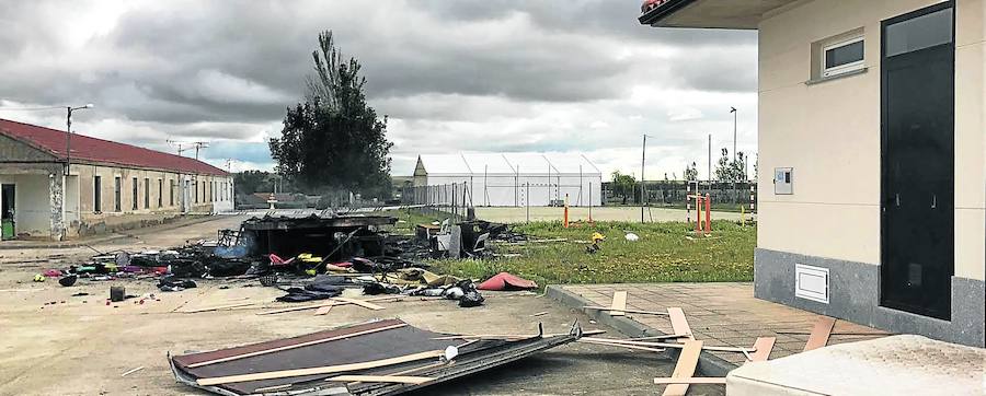 Fallece un hombre al intentar quemar la caravana de un feriante en Cabrillas