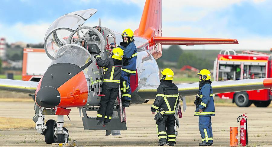 El simulacro de accidente aéreo moviliza a 229 personas en Matacán