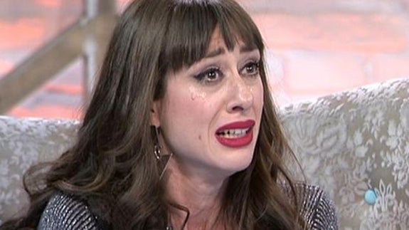 Natalia Ferviú no puede evitar las lágrimas al recordar a su padre enfermo