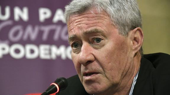 Verstrynge opina que en el debate del PSOE se midieron «un cura, una monja y un rebelde»
